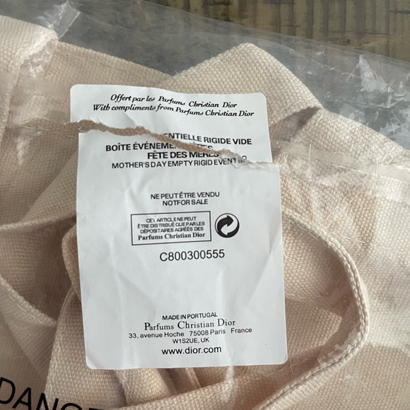 CHRISTIAN DIOR Mother's Day Promotion Novelty Tote Bag Limited Edition - Picture 8 of 10